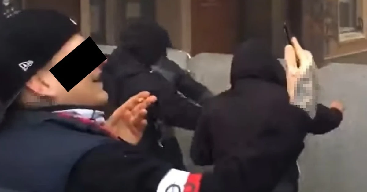 Komenda Stołeczna Policji poinformowała o zatrzymaniu kolejnej osoby w związku z incydentami na tegorocznym Marszu Niepodległości w Warszawie. To 27-latek pochodzący z Białegostoku.