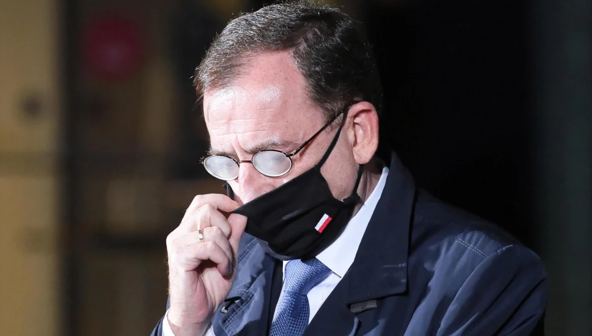 Policja nie działa brutalnie, działa stanowczo i zdecydowanie wtedy, kiedy mamy do czynienia z agresją - podkreślił szef MSWiA Mariusz Kamiński. Zapewnił też, że działania porządkowe policji podczas nielegalnych zgromadzeń mają związek z pandemią, a poglądy na nich głoszone nie mają tu znaczenia. 