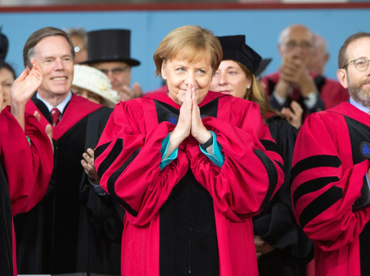 Dziś mija 15 lat, odkąd Angela Merkel objęła funkcję kanclerza Niemiec. Sprawuje ten urząd tylko o rok krócej od Helmuta Kohla, kanclerza w latach 1982-1998. Kim jest pierwsza kobieta, sprawująca urząd kanclerski w Niemczech?