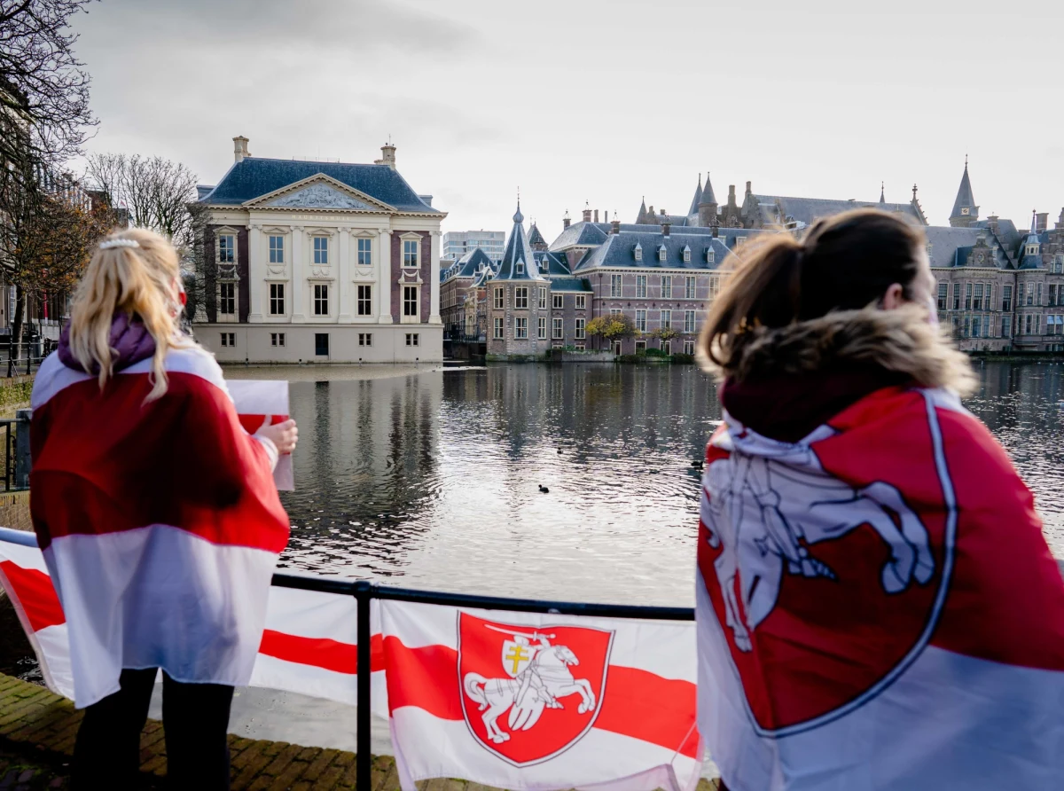Ponad 300 osób zostało w niedzielę zatrzymanych podczas akcji protestacyjnych przeciw Alaksandrowi Łukaszence w Mińsku i innych miastach Białorusi - poinformowało centrum praw człowieka "Wiasna".