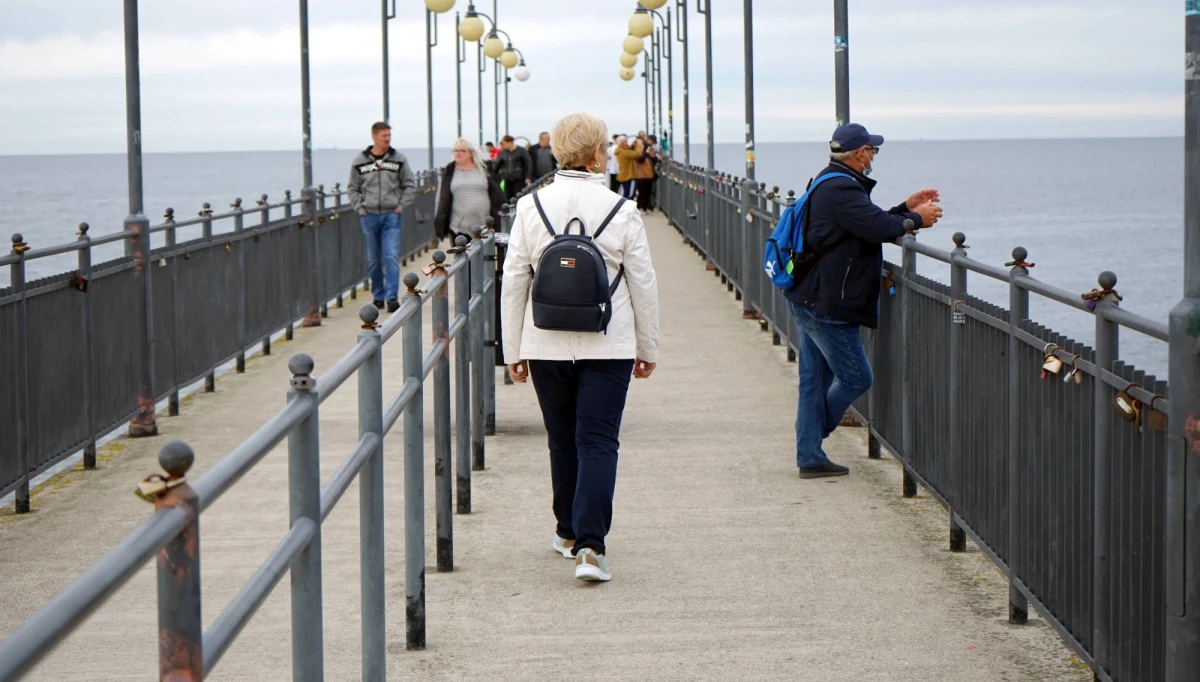 Z powodu braku sezonu wiosennego, ograniczonych wyjazdów letnich i jesiennych, branża turystyczna jest w dramatycznej sytuacji - wskazują przedstawiciele sektora w liście do premiera. Proszą Mateusza Morawieckiego o pilne przedstawienie rozwiązań osłonowych.