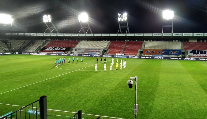 Minuta ciszy przed mecz Cracovia - Legia. Wideo