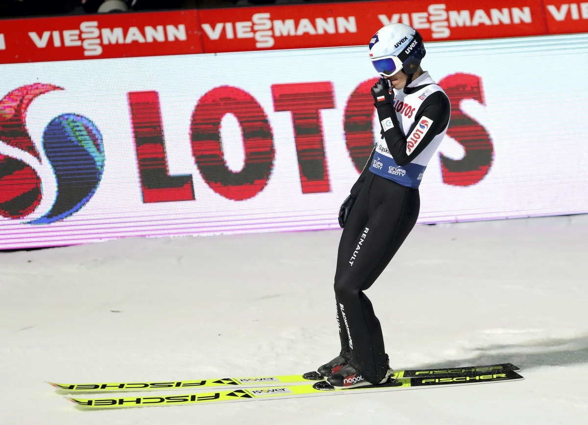 "Nie ustrzegłem się dziś karygodnych błędów. W drugiej serii, z tak niskiego rozbiegu, przy zmiennych warunkach atmosferycznych trzeba było skoczyć bardzo dobrze. Należało całą energię włożyć w odbicie" – mówił Kamil Stoch po niedzielnym konkursie Pucharu Świata w skokach narciarskich w Wiśle. Polak zajął w nim 27. miejsce. Najlepszy z biało-czerwonych - Piotr Żyła - był piąty.