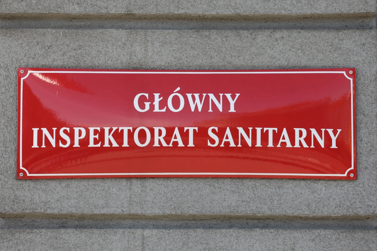 „Na razie nie będzie konkursu na szefa Głównego Inspektora Sanitarnego. Nie ma takiego planu, żeby ten konkurs ogłosić” – oznajmił w Porannej rozmowie w RMF FM minister zdrowia Adam Niedzielski. Funkcję zastępcy Głównego Inspektora Sanitarnego będzie pełnić Krzysztof Saczka.