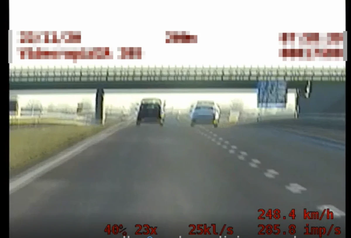 Prawie 2 promile alkoholu w wydychanym powietrzu miał mężczyzna, którego policja zatrzymała na autostradzie A4 koło Łańcuta (Podkarpackie). 23-letni kierowca bmw jechał z prędkością 248 km/godz.