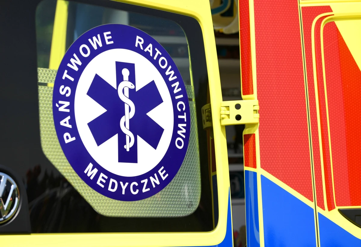 63-latek zmarł w jednym z osiedlowych sklepów przy ulicy Paprykowej w Gdyni. Mężczyzna wyszedł z domu pomimo izolacji. 