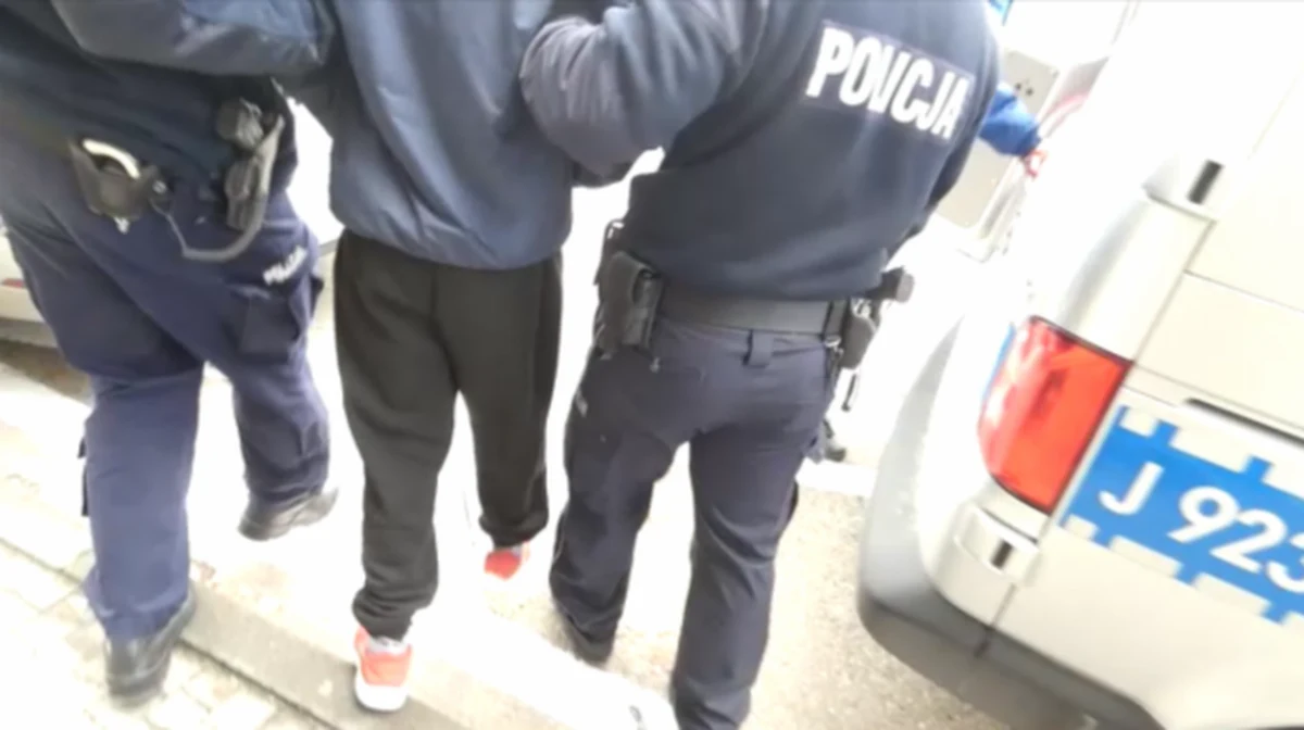 Policjanci z Opola zatrzymali 31-latka podejrzanego m.in. o rozbój na niepełnosprawnym. Jak poinformowała we wtorek KW Policji w Opolu, za popełnienie przestępstwa w warunkach recydywy podejrzanemu grozi do 12 lat pozbawienia wolności.