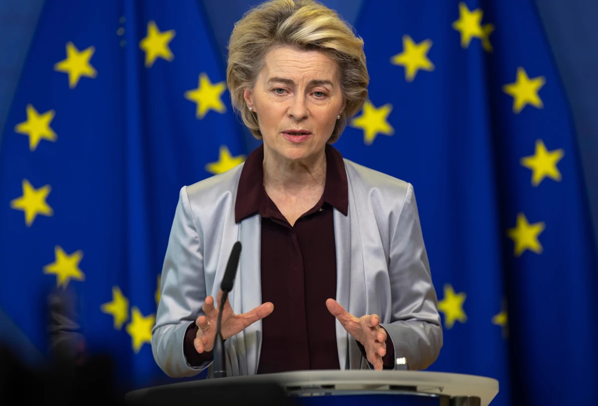 Szefowa Komisji Europejskiej Ursula von der Leyen poinformowała, że KE w środę zatwierdzi kontrakt z amerykańską firmą Moderna na dostawę 160 mln dawek szczepionki przeciw Covid-19. Będzie to szósty kontrakt podpisany przez Komisję z firmami farmaceutycznymi.