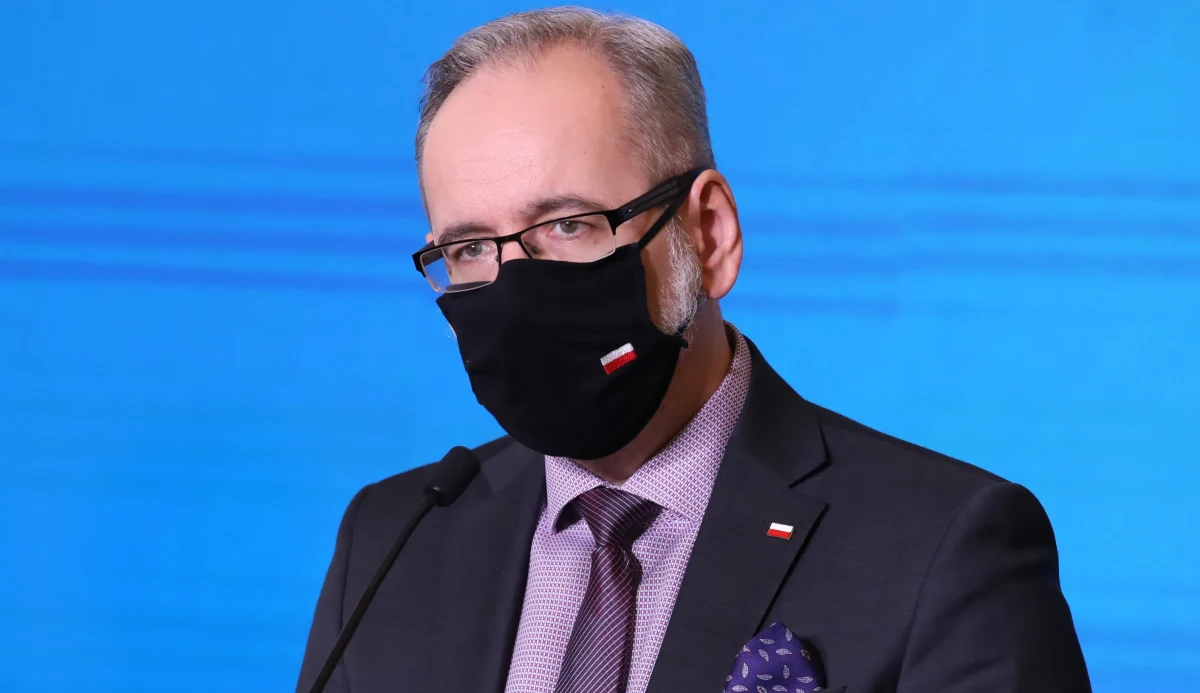 Stosujemy kryterium bezpieczeństwa pacjenta. Żadna szczepionka, która nie będzie miała zatwierdzenia przez Europejską Agencję nie będzie w ogóle kupiona. Natomiast, którą szczepionkę pacjent otrzyma, będzie decydował lekarz - powiedział we wtorek minister zdrowia Adam Niedzielski.