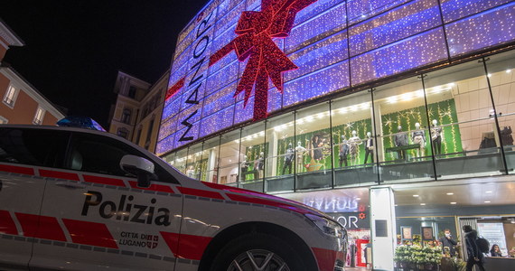 28-latka, która we wtorek zaatakowała dwie kobiety w domu towarowym w Lugano w Szwajcarii, to znana szwajcarskiej policji dżihadystka. Prokuratura federalna podejrzewa, że to mógł być atak terrorystyczny i wszczęła śledztwo. 