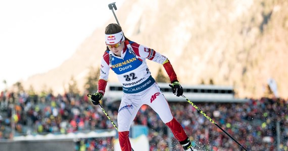 W sobotę w fińskim Kontiolahti rusza nowy sezon biathlonowego Pucharu Świata. W składzie naszej reprezentacji jest oczywiście Kamila Żuk. Młoda zawodniczki z roku na rok robi znaczące postępy. Teraz chce zrobić kolejny krok do przodu, choć w rozmowie z RMF FM przyznaje, że nie była w stanie realnie ocenić tego co chce w tym sezonie osiągnąć: "Z uwagi na zwariowany okres przygotowawczy z powodu pandemii, strachu o to czy sezon wystartuje ciężko było mi określić własne oczekiwania" - przyznaje biathlonistka.