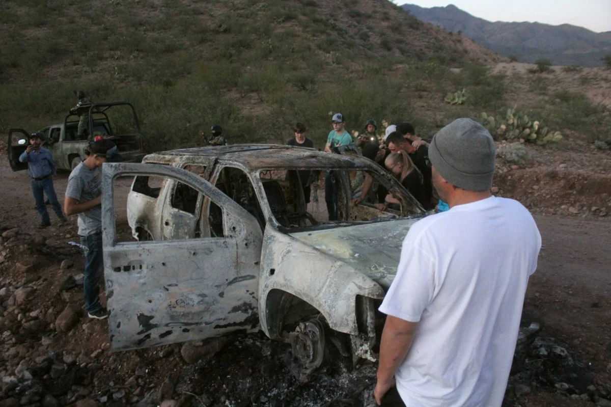 Meksyk schwytał przywódcę kartelu narkotykowego podejrzanego o zamordowanie w listopadzie 2019 roku trzech kobiet i sześciorga dzieci. Aresztowanie Roberto Gonzaleza i innych domniemanych członków gangu "La Linea" nastąpiło po okresie napięcia w relacjach ze Stanami Zjednoczonymi wokół sprawy meksykańskiego generała Salvadora Cienfuegosa. Podejrzany o handel narkotykami i zabójstwa generał został schwytany w Los Angeles, a w ubiegłym tygodniu niespodziewanie zwolniony.