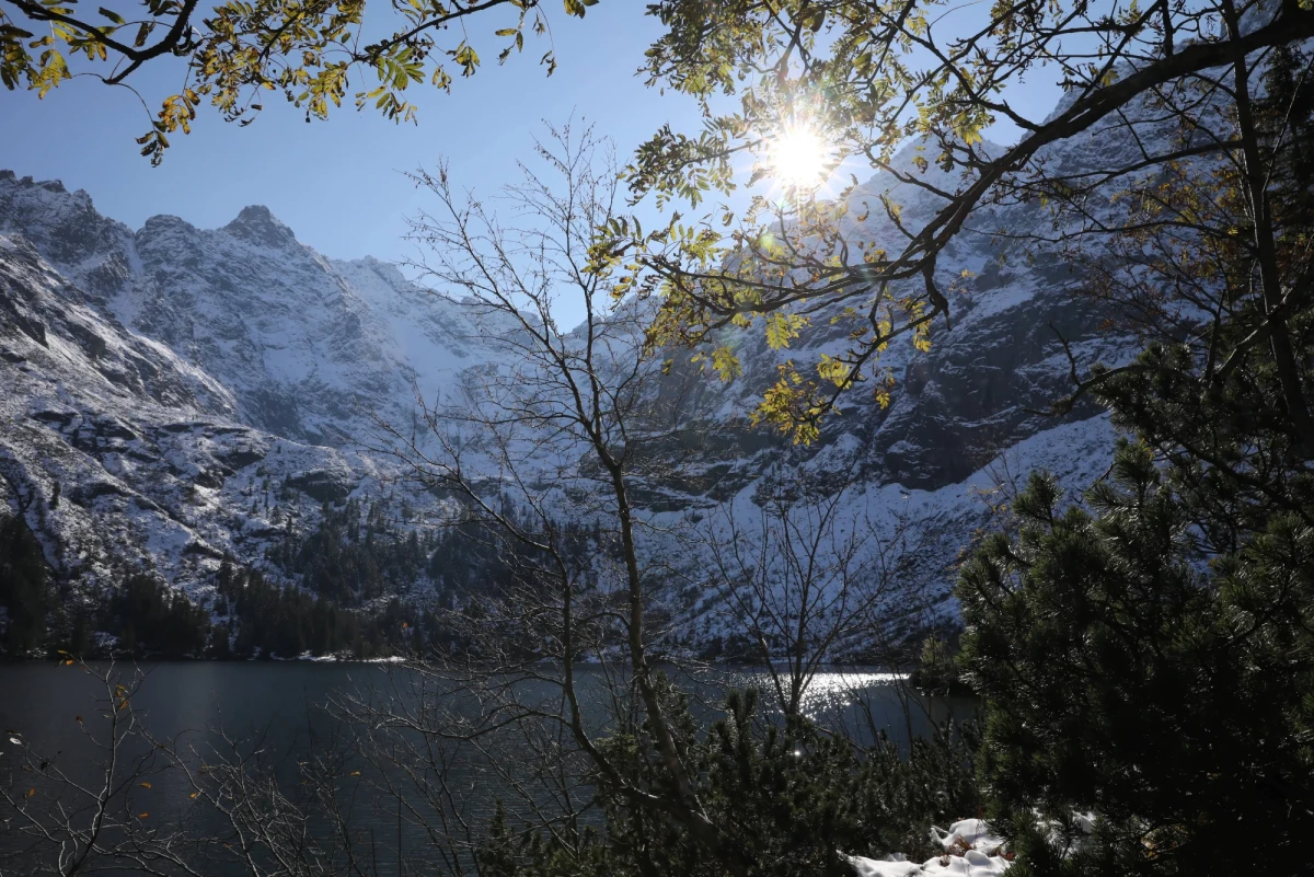 Na dnie Morskiego Oka nurkowie Tatrzańskiego Ochotniczego Pogotowia Ratunkowego znaleźli wrak. Zdjęcia właśnie zostały opublikowane na profilu społecznościowym TOPR. Internauci są zachwyceni.