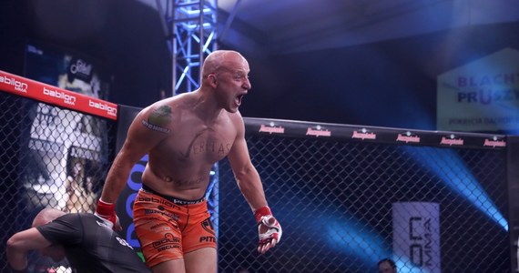 Babylon MMA 18: Zemsta.  Paweł Pawlak wywalczył pas wagi średniej i w wieczornej walce pokonał Adriana Błeszyńskiego