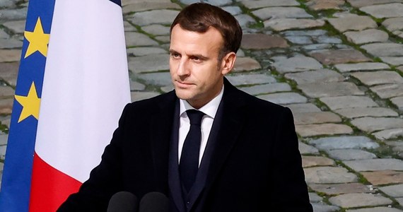 Prezydent Francji Emmanuel Macron potępił "niedopuszczalną agresję" policji wobec czarnoskórego producenta muzycznego, która miała miejsce się w ubiegłym tygodniu. "To haniebne obrazy, które nas zawstydzają" - skomentował Macron zdjęcia z policyjnej interwencji.