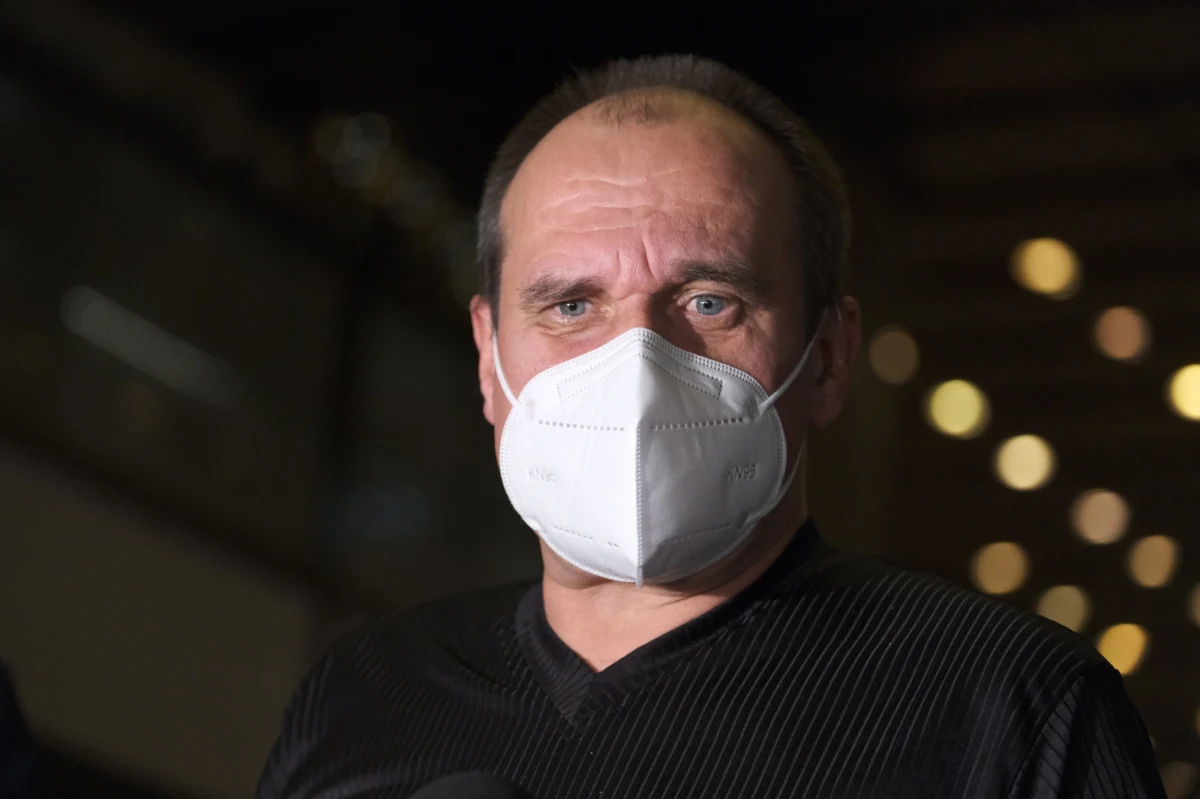 Stworzę pięcioosobowe koło w Sejmie, które będzie nazywało się Kukiz'15 - poinformował PAP poseł Paweł Kukiz. Dodał, że formalnie wciąż jest w Koalicji Polskiej, którą współtworzył wraz z PSL.