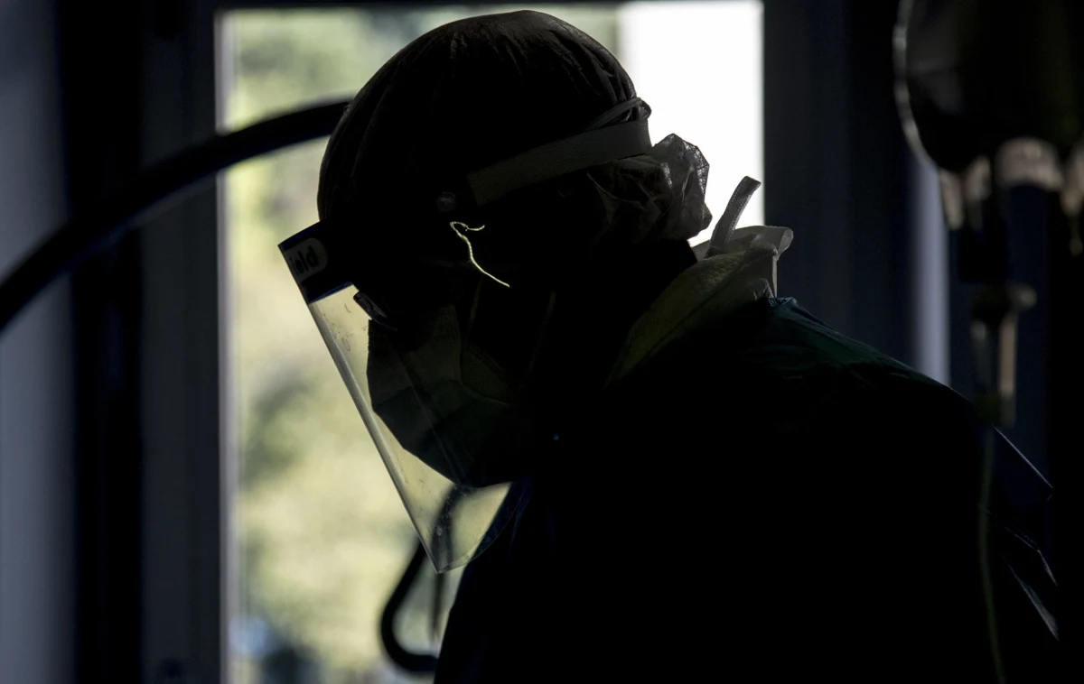 Liczba ofiar śmiertelnych związanych z Covid-19 przekroczyła w Europie 400 tysięcy - wynika z najnowszego bilansu agencji AFP. Stary Kontynent jest drugą po Ameryce Łacińskiej i Karaibach najbardziej dotkniętą pandemią koronawirusa częścią świata.