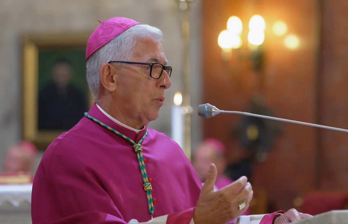 Likwidacja trwale nierentownych kopalń jest ekonomicznie palącą koniecznością - powiedział podczas mszy świętej barbórkowej metropolita katowicki abp Wiktor Skworc.