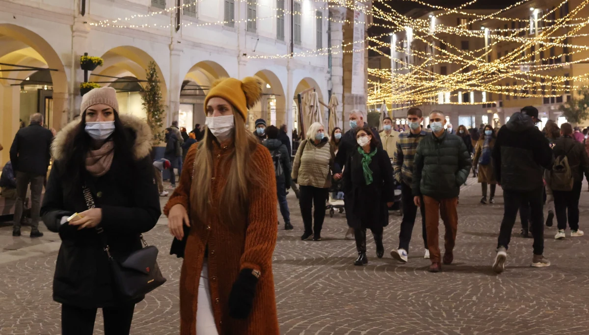 541 osób zmarło ostatniej doby we Włoszech w związku z Covid-19, zanotowano też 20 648 nowych zakażeń koronawirusem - poinformowały władze. Wykonano 176 tysięcy testów, o 45 tysięcy mniej niż poprzedniego dnia.