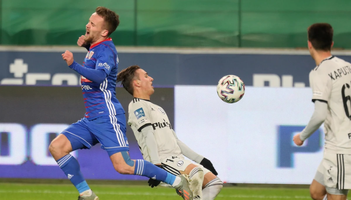 ​Piłkarze Legii Warszawa - w meczu aktualnego z poprzednim mistrzem Polski - zremisowali u siebie z Piastem Gliwice 2:2 w 11. kolejce ekstraklasy i spadli na drugie miejsce w tabeli. Liderem został Raków Częstochowa, który wygrał z Wartą Poznań 1:0.