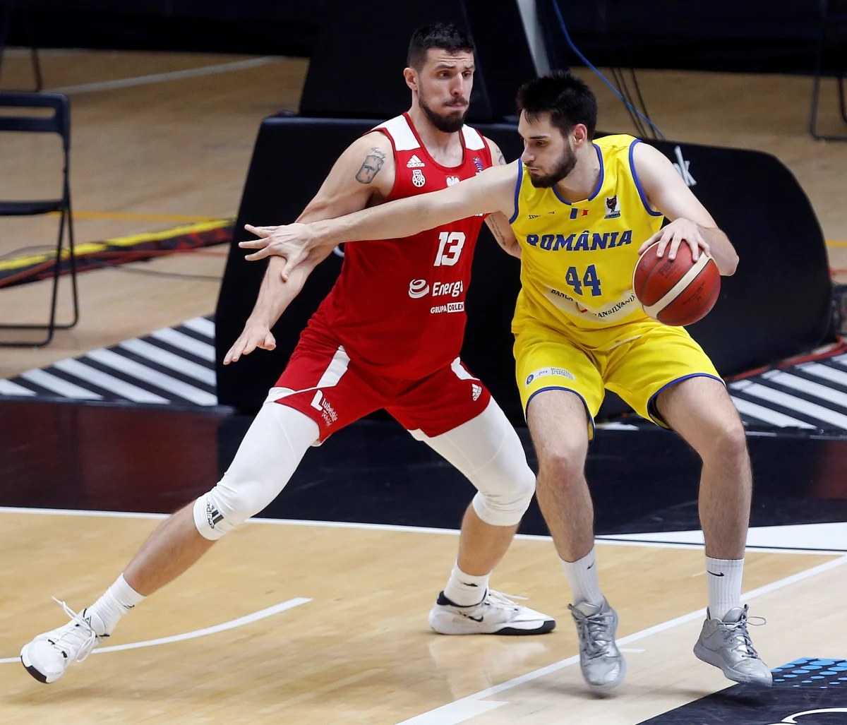 Stawką dzisiejszego meczu eliminacji mistrzostw Europy z Izraelem w "bańce" w Walencji będzie awans polskich koszykarzy do turnieju finałowego w 2022 roku. W spotkaniu powinien już wystąpić jeden z liderów biało-czerwonych - Mateusz Ponitka.