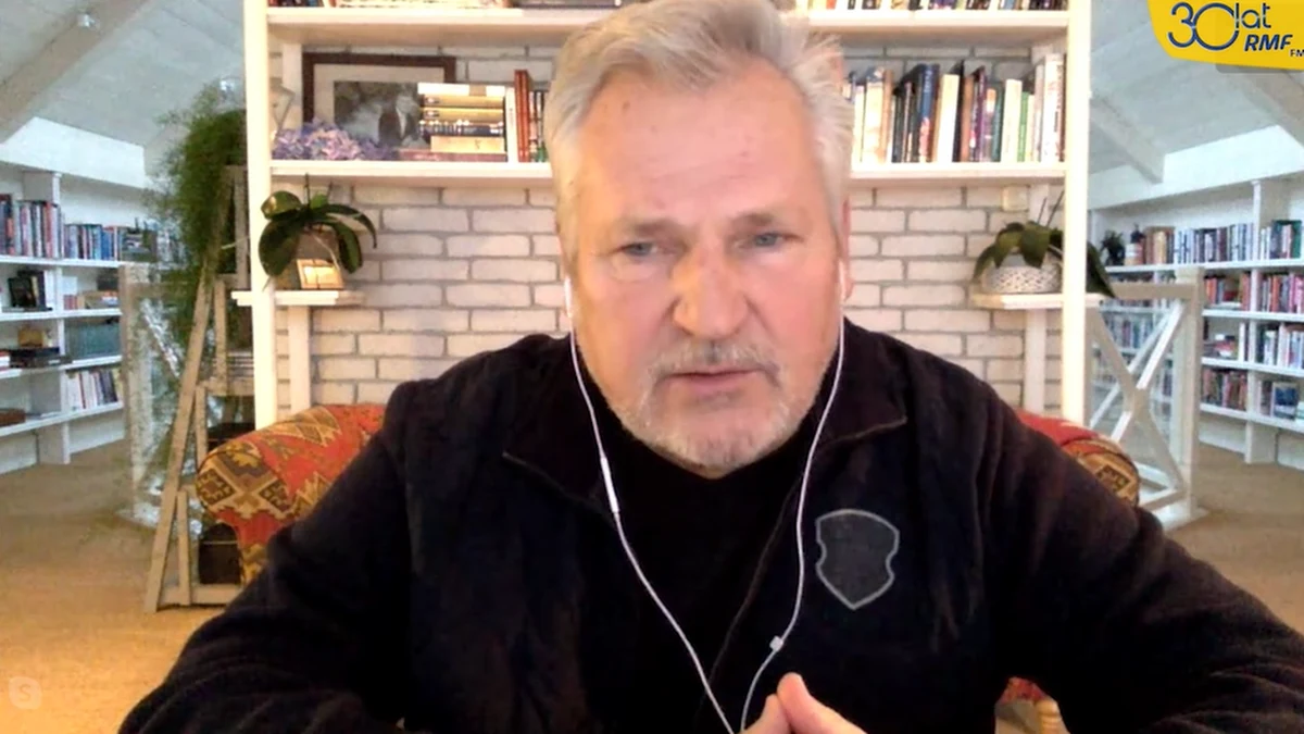 "Nie rozumiem pasywności prezydenta od wyborów. Ktoś powiedział, że to jest prezydent bezobjawowy - to jest złośliwe, ale dosyć prawdziwe" - stwierdził w Porannej rozmowie w RMF FM były prezydent Aleksander Kwaśniewski. "Są dwa duże tematy, gdzie rola prezydenta jako autorytetu, osoby cieszącej się dużą popularnością ma znaczenie. To jest walka z pandemią. On nie może zastąpić ministra zdrowia i innych służb, ale może być autorytetem, który mówiłby nam, jak się zachowywać, jak panujemy nad tą sytuacją itd. Drugi to jest Białoruś. Dla aktywności międzynarodowej trudno byłoby znaleźć lepszy temat dla polskiego prezydenta jak troska o wyjście z białoruskiego kryzysu" - dodał. "W obu tych kwestiach prezydent jest właściwie nieobecny" - ocenił gość Roberta Mazurka.