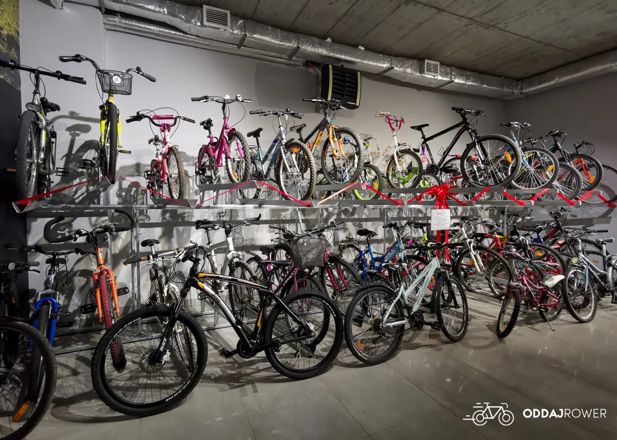 Akcja charytatywna "Oddaj Rower" przerasta najśmielsze oczekiwania organizatorów. Do dzisiaj w 9 największych polskich miastach zebrano już około 200 jednośladów, najwięcej w Białymstoku i Gdańsku. Liczyliśmy, że jednorazowo naprawimy w tym roku ponad 150 jednośladów, a w tej chwili mamy ich więcej, niż to przewidzieliśmy pod kontem finansowym – przyznaje Kamil Bakoniuk, prezes Fundacji ''Oddaj rower''.