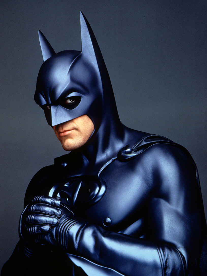 W udzielonym kilka dni temu wywiadzie George Clooney z brutalną szczerością przyznał, że był okropnym Batmanem. Może to właśnie z tego powodu aktor nie otrzyma szansy ponownego ubrania kostiumu człowieka-nietoperza w powstającym filmie "The Flash" reżyserowanym przez Andy'ego Muschiettiego. Według niepotwierdzonych informacji, w Batmana ponownie wcielą się w nim Michael Keaton i Ben Affleck.
