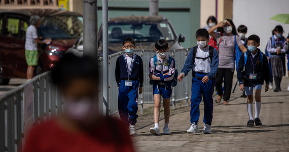 Na początku rozprzestrzeniania się Covid-19 w Chinach regionalne władze sanitarne zbagatelizowały zagrożenie – twierdzi CNN. Stacja opiera się na dokumentach, które wyciekły z Centrum Kontroli i Przeciwdziałania Chorobom (CDC) w prowincji Hubei, której stolicą jest Wuhan.