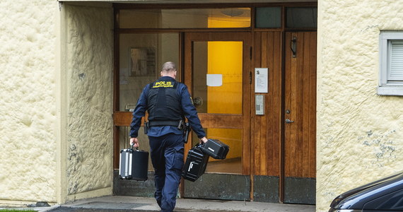 Szwedzka policja zatrzymała kobietę, która przez dekady przetrzymywała zamkniętego w mieszkaniu syna. Mężczyzna ma dziś 41 lat. Ostatni raz przebywał poza ścianami domu, gdy miał 12 lat. 