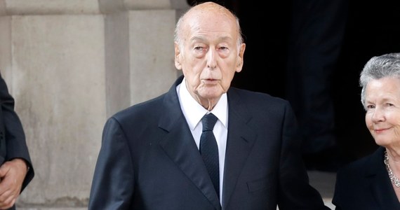 Były prezydent Francji Valery Giscard d'Estaing zmarł w wieku 94 lat - poinformowało w środę francuskie radio Europe 1. Wiadomość potwierdziło otoczenie byłego prezydenta.