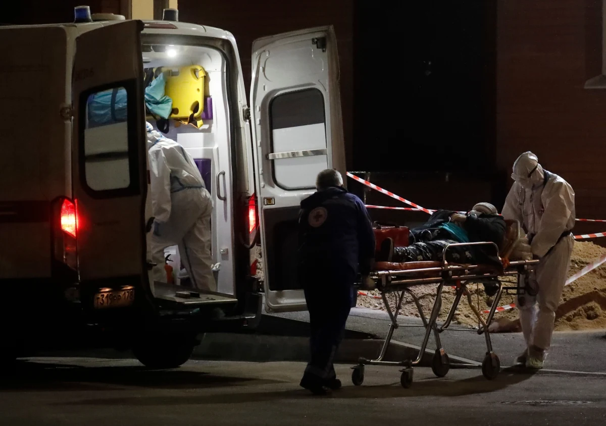 13 239 nowych zakażeń koronawirusem i 531 zgonów z powodu Covid-19 w ciągu ostatniej doby - to najnowsze dane, jakie w piątek podało Ministerstwo Zdrowia. Obecnie bilans pandemii w Polsce to 1 041 846 zakażonych i 19 359 ofiar wirusa Sars-CoV-2.