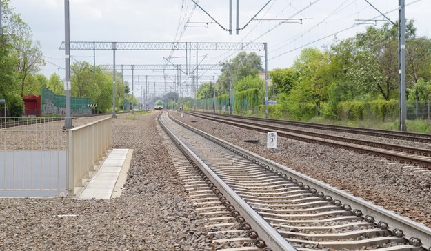 Zderzenie pociągu z autem. Dwie osoby ranne