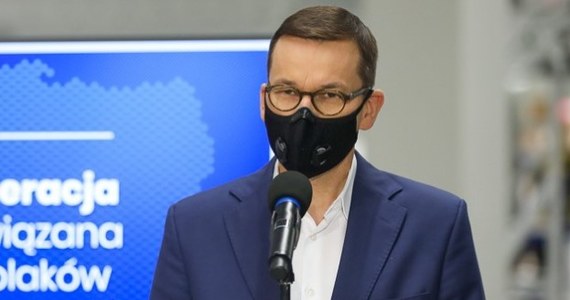 "Wszyscy czekamy aż będziemy mogli zaszczepić się przeciwko Covid-19. Wraz z ekspertami intensywnie pracujemy nad narodową strategią szczepień" - napisał premier Mateusz Morawiecki na Twitterze. Podziękował też członkom Rady Medycznej za wsparcie i dzielenie się wiedzą.