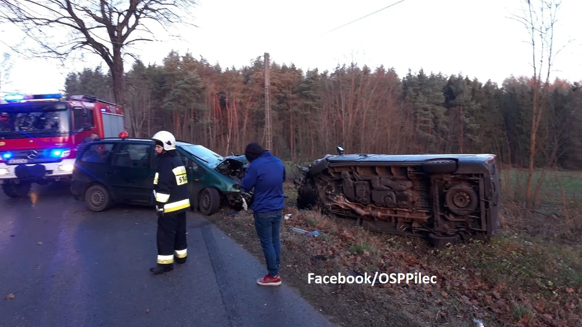 Sześć osób trafiło do szpitali w Giżycku i Bartoszycach po wypadku, do którego doszło pod Świętą Lipką. Kierowca vana wyprzedzał tam "na trzeciego" i czołowo zderzył się z jadącym z przeciwnej strony renault.