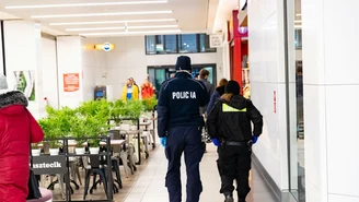 Starachowice: Para 60-latków poszarpała się z policjantem. Chodziło o maseczki