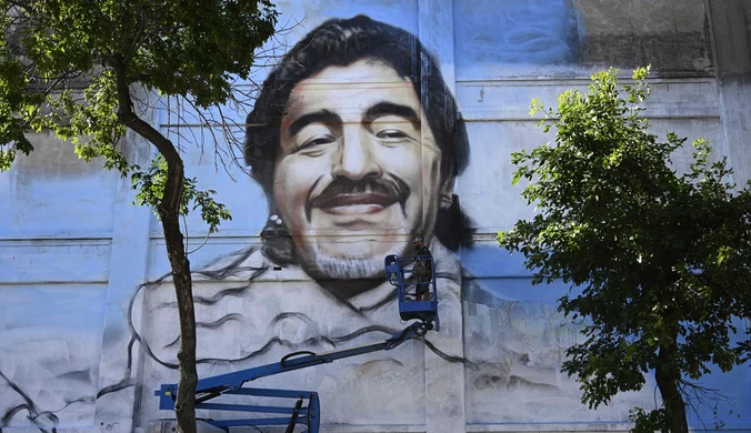 ​Maradona z aureolą na muralu w Buenos Aires