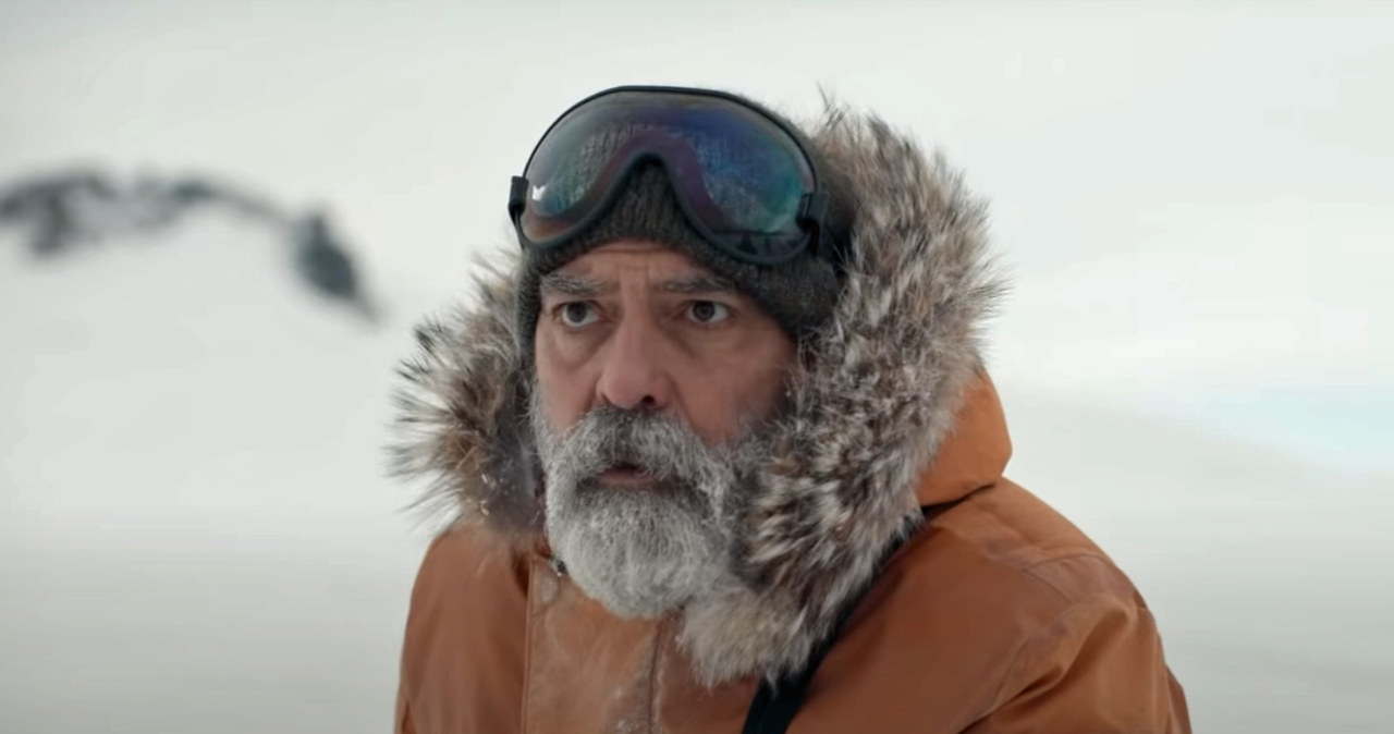 George Clooney wyreżyserował niedawno film "Niebo o północy", w którym zagrał również głównego bohatera. Przygotowania do roli były na tyle intensywne, że kosztowały aktora utratę zdrowia. Gwiazdor  w krótkim czasie schudł ponad 11 kilogramów i nabawił się przez to zapalenia trzustki. "Zbyt mocno się starałem, żeby tracić na wadze i prawdopodobnie nie dbałem o siebie wystarczająco" - wyznał.