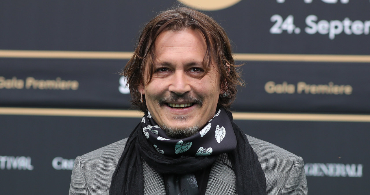 Przegrana w procesie, który Johnny Depp wytoczył angielskiemu brukowcowi "The Sun", sprawiła, że aktor stracił już rolę w trzeciej części "Fantastycznych zwierząt". Ale to nie koniec jego kłopotów. Przez to, że nie potrafił udowodnić przed sądem, że nie jest "żonobijcą", gwiazdor może niebawem pożegnać się z kolejną rolę. Według informacji podanych przez portal "The Hollywood Reporter", Depp może stracić szansę zagrania Harry'ego Houdiniego w serialu produkowanym przez Jerry'ego Bruckheimera ("Gliniarz z Beverly Hills", "Top Gun", "Twierdza", "Piraci z Karaibów").