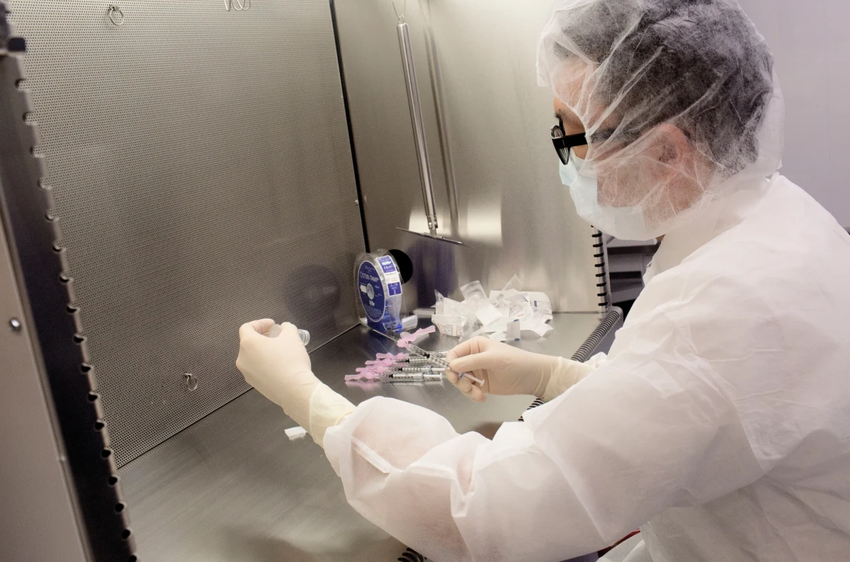 Światowa Agencja Antydopingowa (WADA) zapowiedziała, że będzie sprawdzać, czy w składach szczepionek na Covid-19 nie ma substancji poprawiających wydolność organizmu u sportowców. "To bardzo mało prawdopodobne" - dodano w komunikacie.