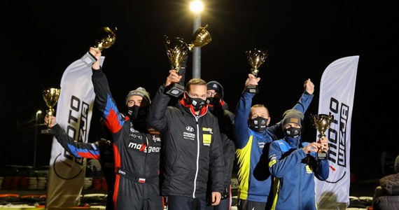 Mistrzowie świata WRC 3 i mistrzowie Polski okazali się bezkonkurencyjni w Tor Modlin Rally Show i w wieczornym Kryterium Toru Modlin. Fińska załoga wygrała 8 z 9 odcinków specjalnych.