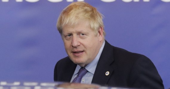 Brytyjski premier Boris Johnson oświadczył w niedzielę, że stanowiska Wielkiej Brytanii i Unii Europejskiej nadal pozostają bardzo odległe w kluczowych sprawach i podkreślił, że Wielka Brytania nie może pozostać "w orbicie regulacyjnej" UE.
