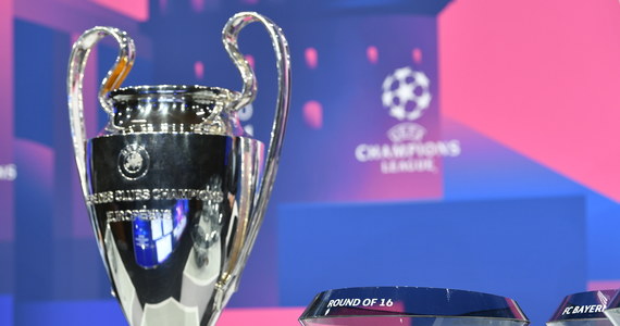 Broniący trofeum Bayern Monachium, którego piłkarzem jest Robert Lewandowski, zmierzy się z Lazio Rzym w 1/8 finału Ligi Mistrzów. Najciekawiej zapowiada się rywalizacja Barcelony z finalistą ostatniej edycji - Paris Saint-Germain.