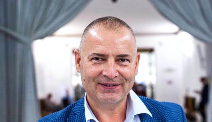 Okiem senatora Dowhana. Stali z pistoletami i pałkami. Teraz udają demokratów