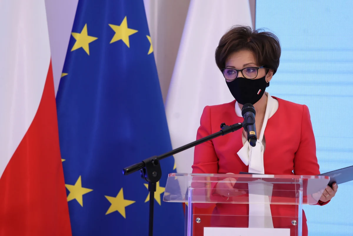 Minister rodziny i polityki społecznej Marlena Maląg podała we wtorek, że jej konto na Facebooku zostało zhakowane. "Do czasu, kiedy nie poinformuję o odzyskaniu go, proszę traktować pojawiające się posty jako kłamliwą manipulację" - napisała.