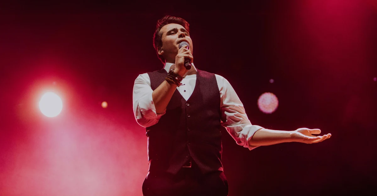 „Ta płyta jest spełnieniem naszych marzeń o współpracy i powrotem do ukochanej przez nas stylistyki lat 80..." – tak wokalista Krzysztof Iwaneczko opisuje album  „ORIGAMI / Herdzin & Iwaneczko”, który ma dziś swoją premierę. Płyta nazywana jest przez twórców "pandemiczną", gdyż powstała w czasie lockdownu, na przekór niesprzyjającym okolicznościom.