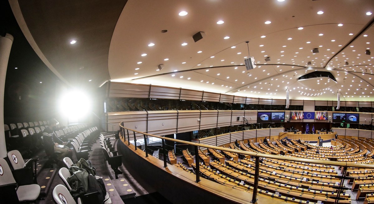 Po środowej zgodzie Parlamentu Europejskiego kraje członkowskie w ramach Rady UE przyjęły w czwartek rozporządzenie określające budżet unijny na lata 2021-2027.