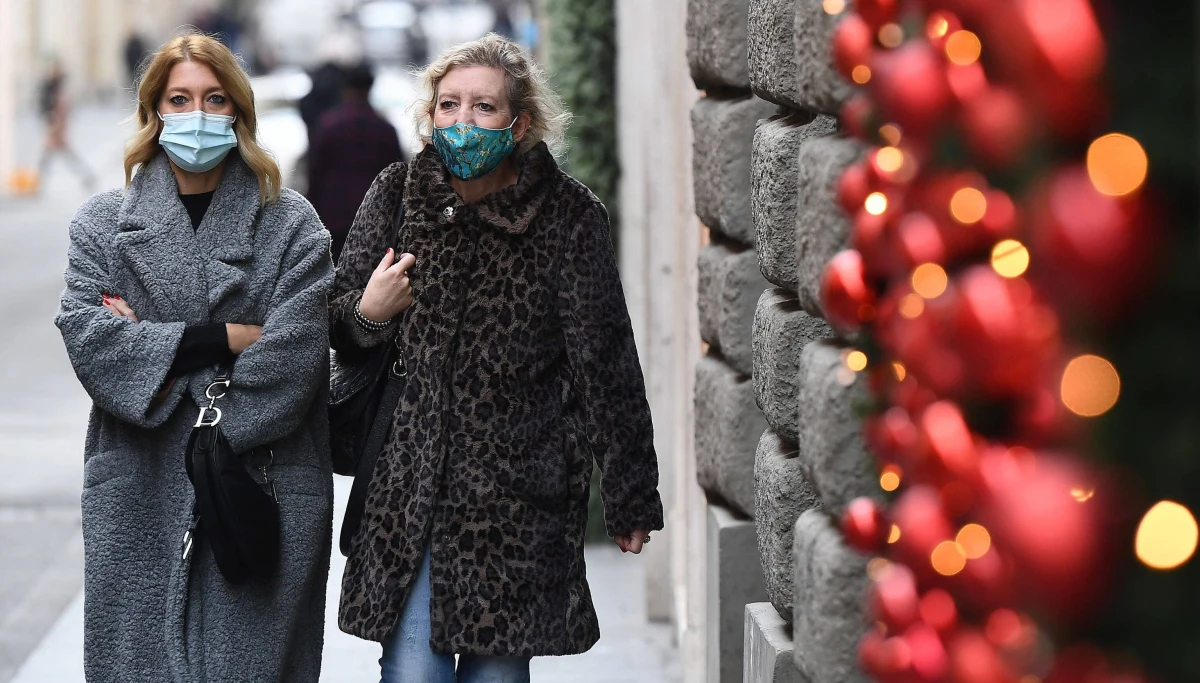 ​Rząd wprowadza kwarantannę narodową w związku z epidemią koronawirusa SARS-CoV-2. Jak poinformował minister Adam Niedzielski, nowe obostrzenia będą obowiązywały od 28 grudnia do 17 stycznia.