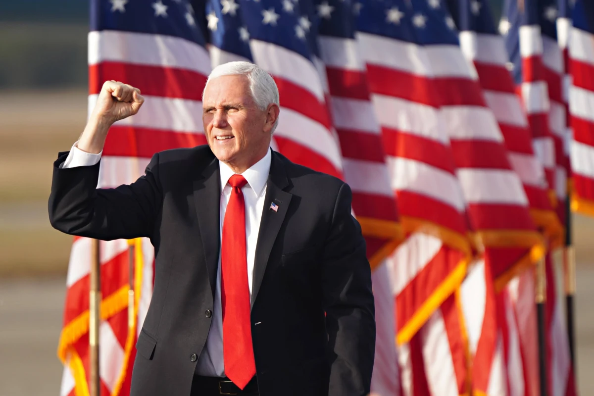 Wiceprezydent USA Mike Pence planuje w styczniu pojechać do Polski, Bahrajnu oraz Izraela - podały amerykańskie media, powołując się na źródła w rządzie. Wyjechać ma 6 stycznia po posiedzeniu Kongresu, które uzna Joe Bidena za zwycięzcę wyborów prezydenckich. Krzysztof Szczerski, szef kancelarii prezydenta Andrzeja Dudy oświadczył, że wizyta Pence'a w Polsce nie jest planowana.