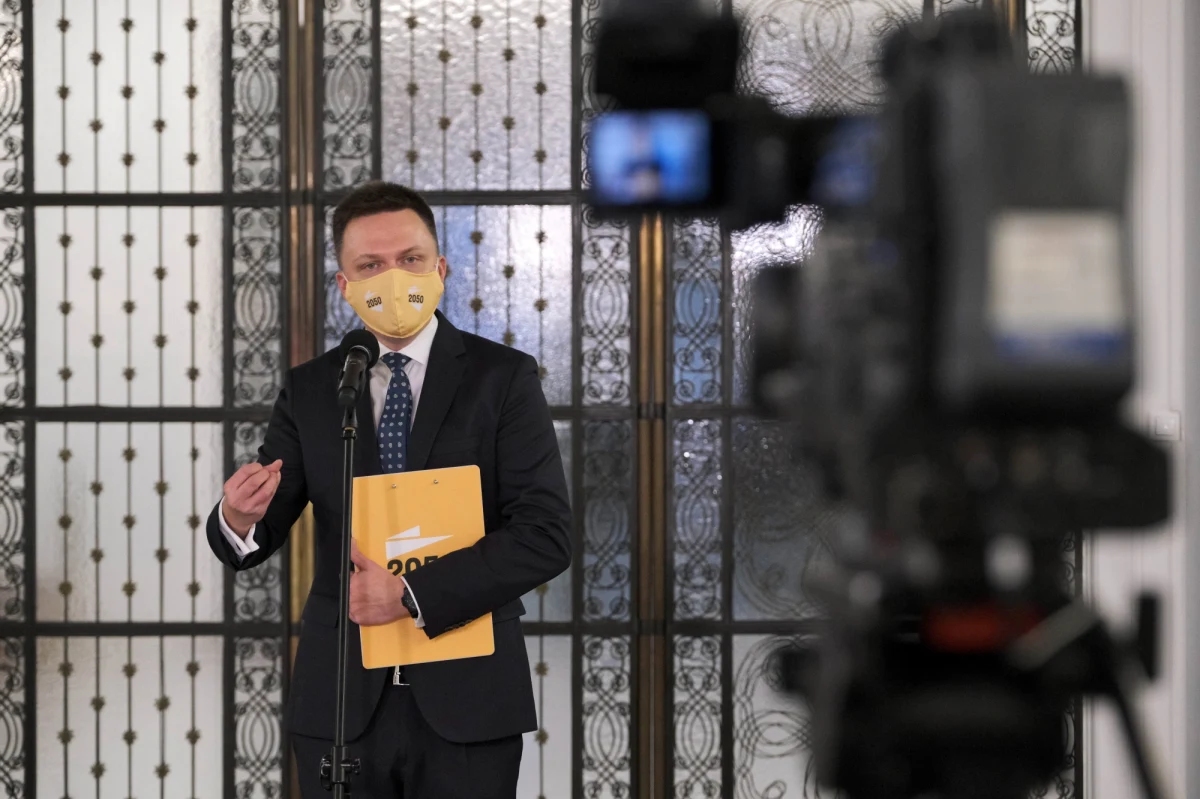 "Nie ma takiego pojęcia w polskim prawie jak narodowa kwarantanna. Istnieje za to w polskim prawie coś takiego jak stan klęski żywiołowej, i stan klęski żywiołowej trzeba wprowadzić" - tak lider ruchu Polska 2050 Szymon Hołownia ocenił postanowienia rządu dotyczące wprowadzenie od 28 grudnia kwarantanny narodowej.